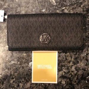 Michael Kors Women’s Fulton Wallet